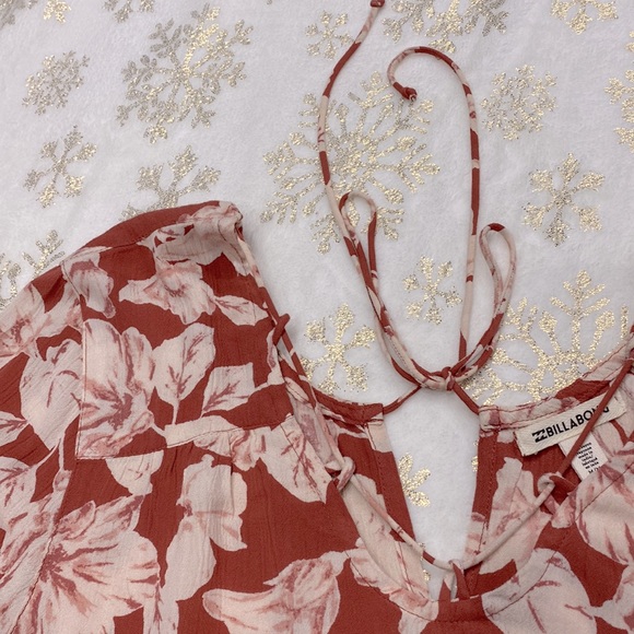 New Billabong Winding Roads Red Floral Print Top Blouse with Elastic Wrists !! - Picture 4 of 9